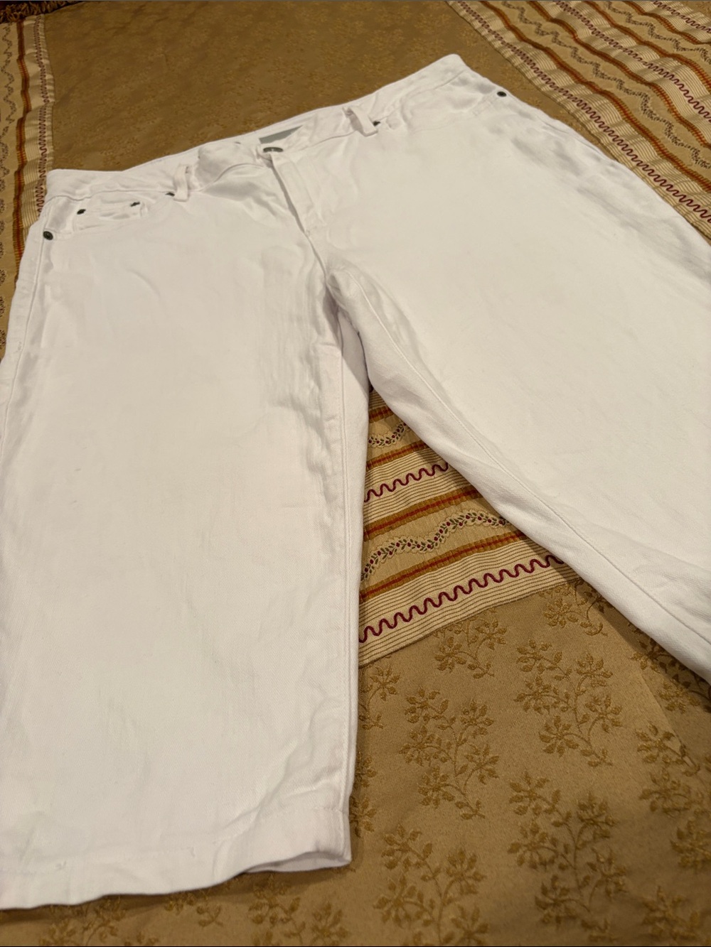 DKNY Classic White Capris Jeans, SOHO Style, Cotton Blend, 16